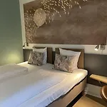 Nattergalen 3*